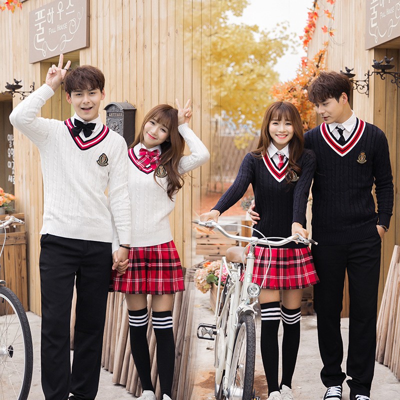 British Knitwear School Set | Jersey de punto de cable y uniforme de falda de cuadros